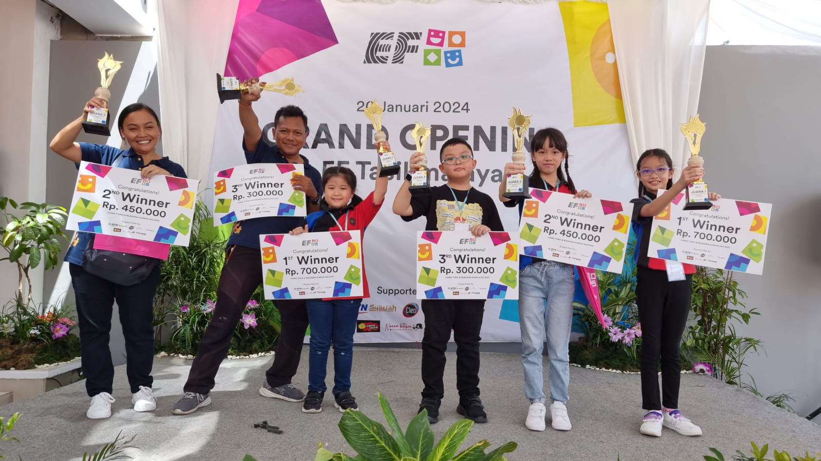 SDK 4 Bina Bakti Tasikmalaya Meraih juara Story Telling dan Coloring dalam English First competition tasikmalaya